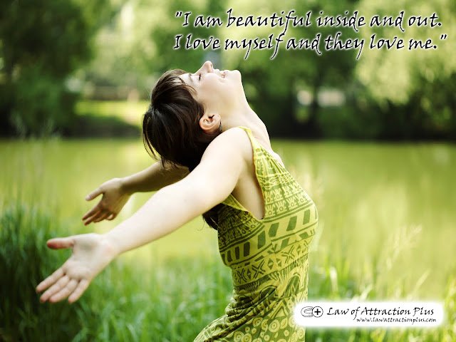 "I am beautiful inside and out. I love myself and they love me." (Wallpaper + Decree) Free Law of Attraction Wallpaper with Decree and Positive Affirmation about Love